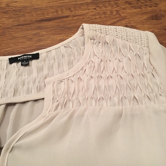 Amazing blouse - Picture 2 of 3